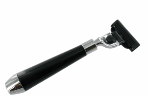 SHV132 - Black Mach 3 Razor